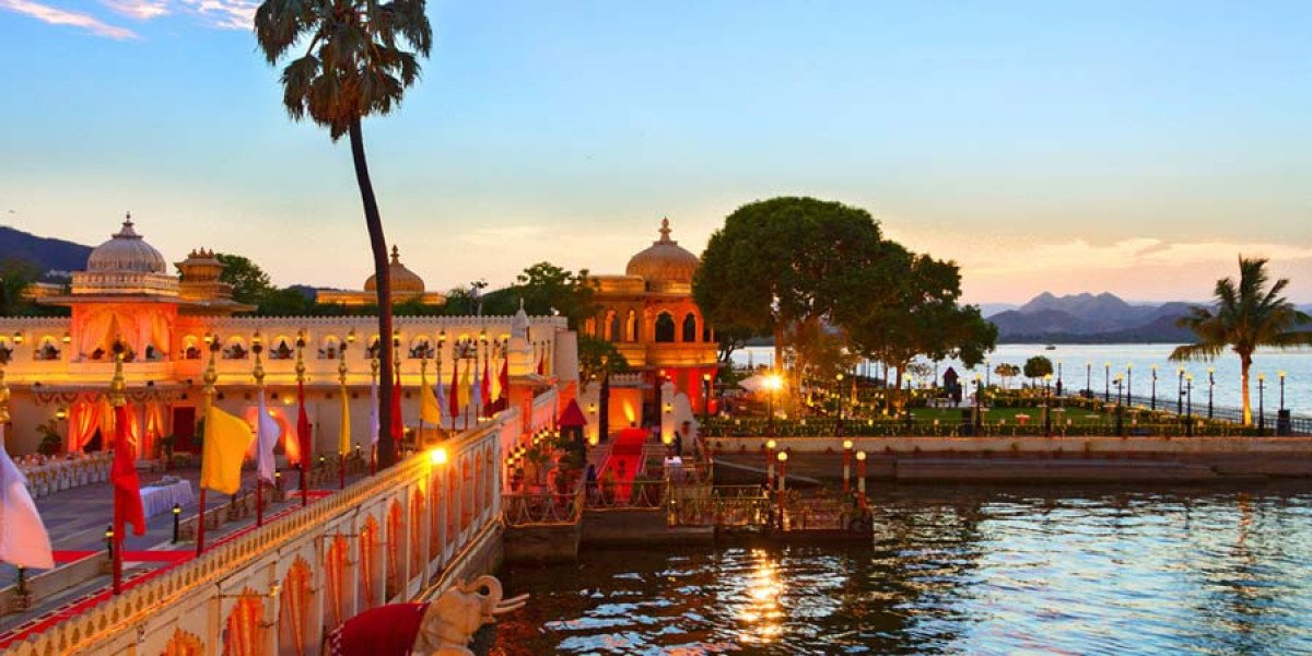 Discover Udaipur: Your Gateway to International Tourist Paradise with Hindtrails