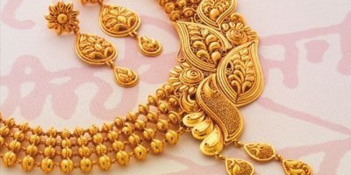 Golden Splendor: Unveiling Elegance at Ratan Chand Jwala Nath Jewellers in Chandni Chowk