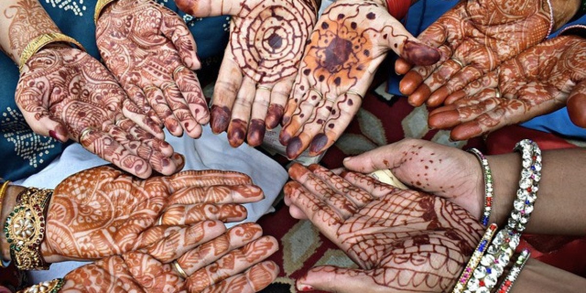 Adorn Your Moments with Raju Mehndi Artist: Your Premier Choice for Bridal Bliss in Delhi-NCR