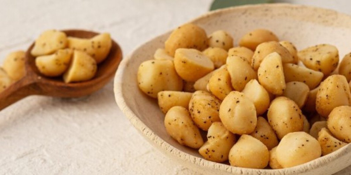 Indulge in Premium Roasted Macadamia Nuts for a Crunchy Delight